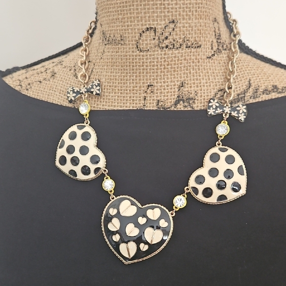 Betsey Johnson Heart Necklace Black White Bows Gold Tone Chain - Picture 6 of 9